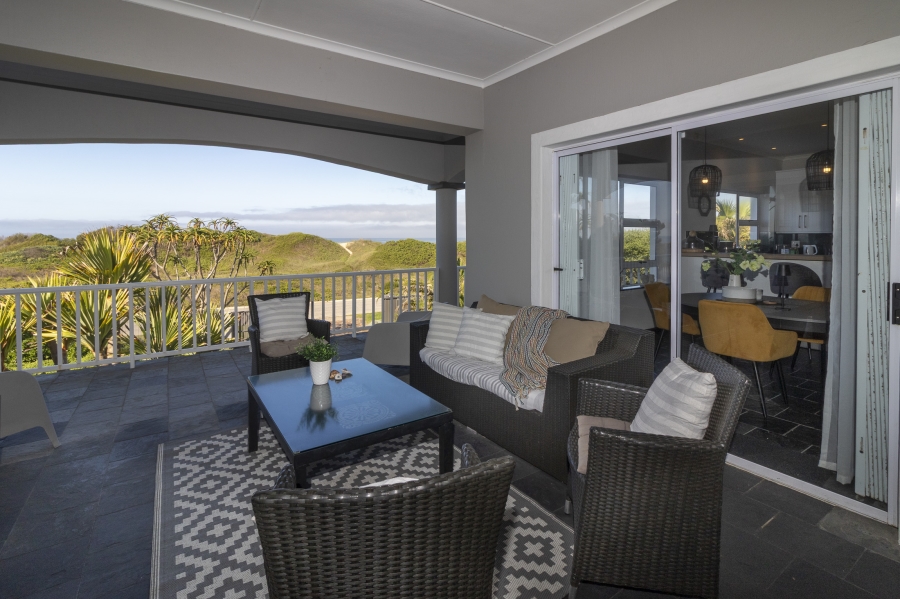 5 Bedroom Property for Sale in West Beach Eastern Cape